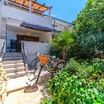 Villa Dalmatinka - 20m From The *