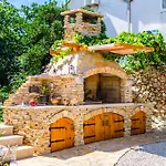 Dalmatinka - 20m From The Villa