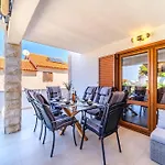 Villa Dalmatinka - 20m From The *